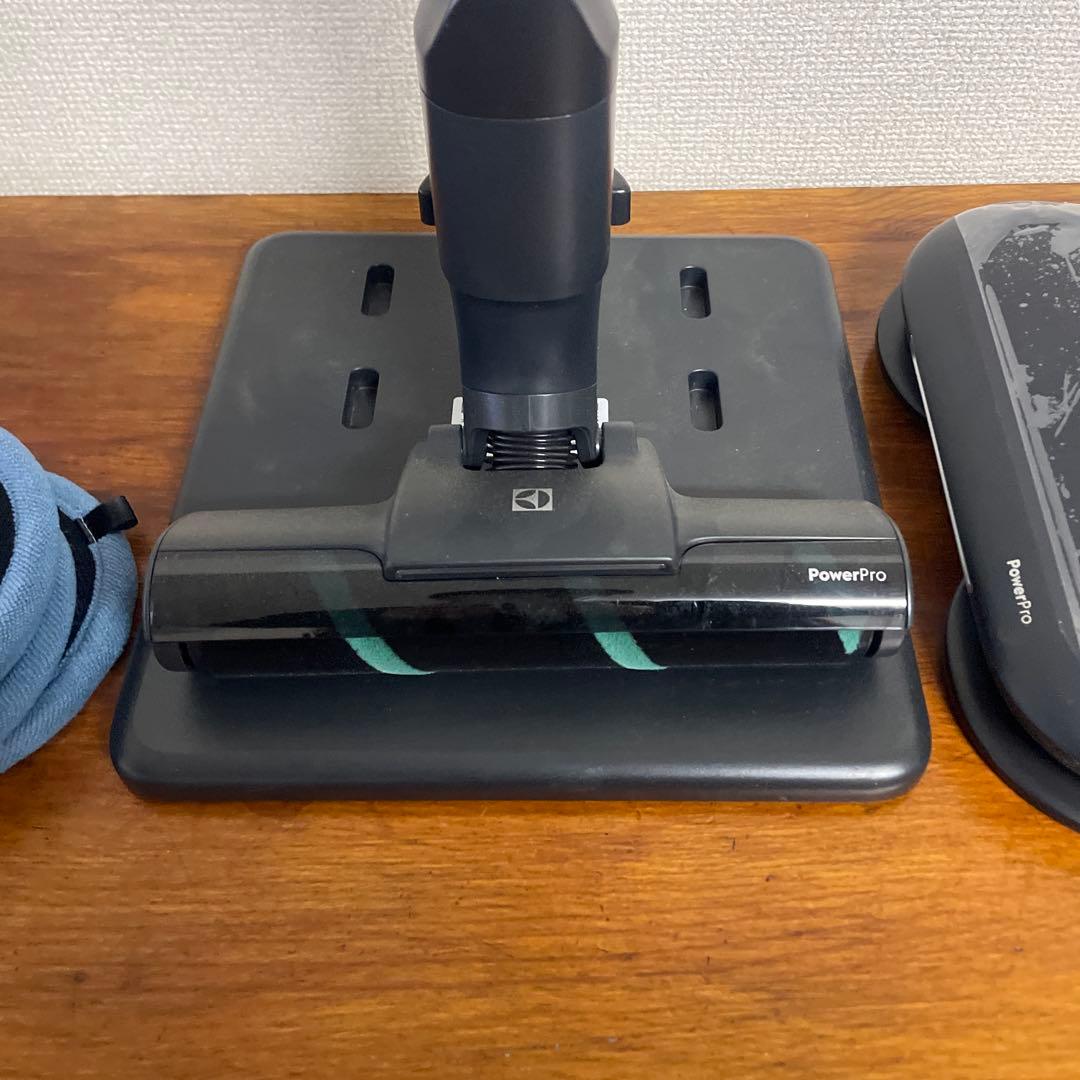 エレクトロラックス 軽量コードレス掃除機 Ultimate700