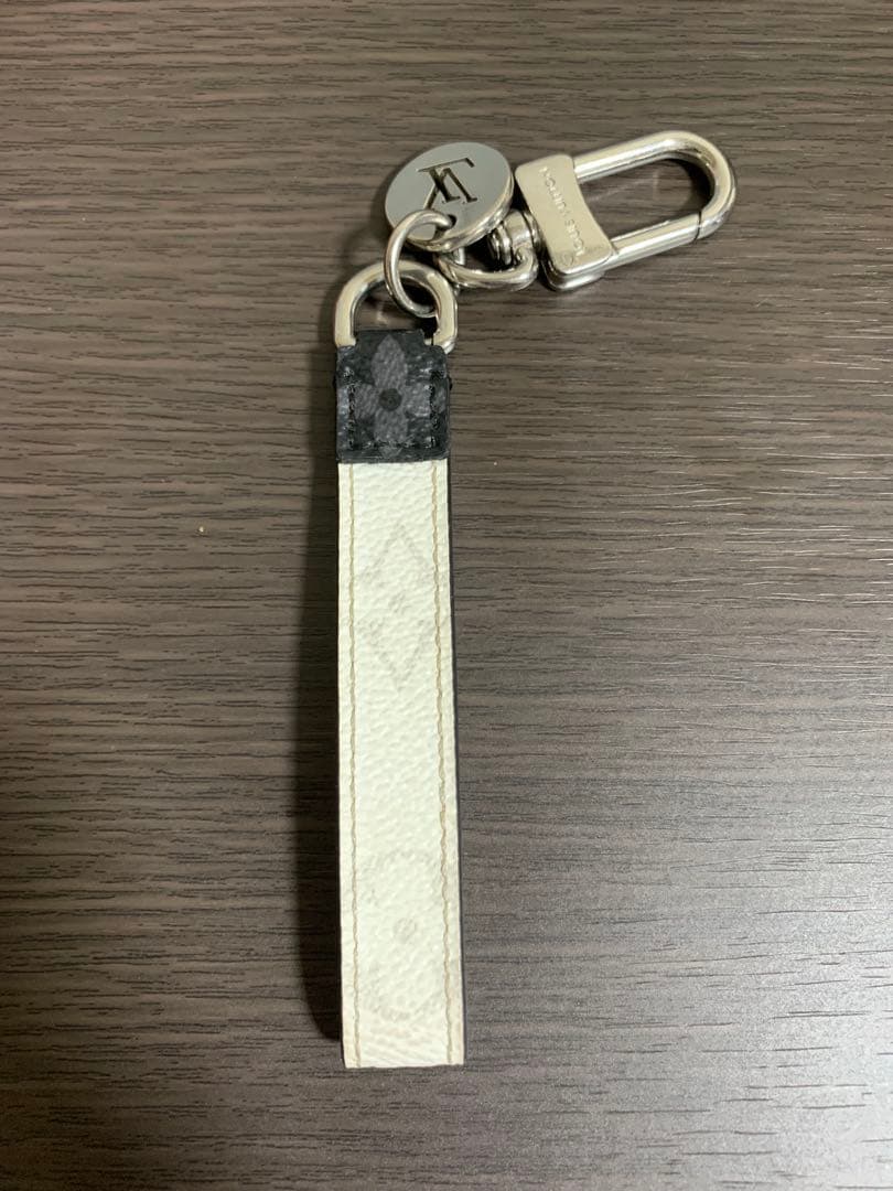 Louis Vuitton ルイヴィトン　モノグラム・エクリプス　キーリング