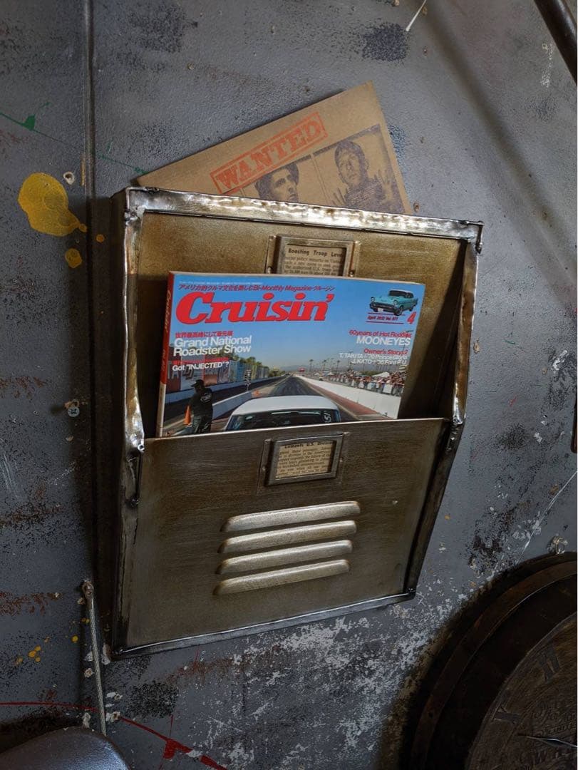 無骨さ半端ない！ペーパーホルダー マガジンラック（ダブル） インダストリアル