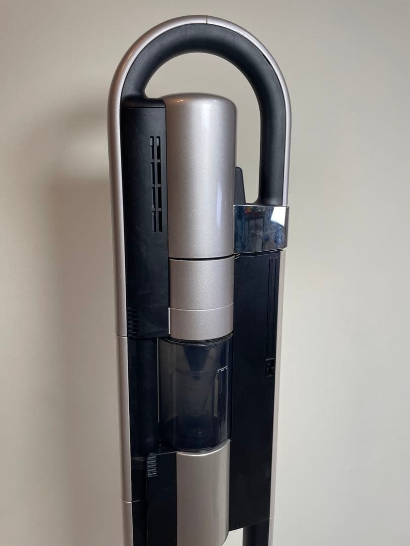 美品 三菱コードレススティッククリーナー　掃除機　サイクロン式　ZUBAQ