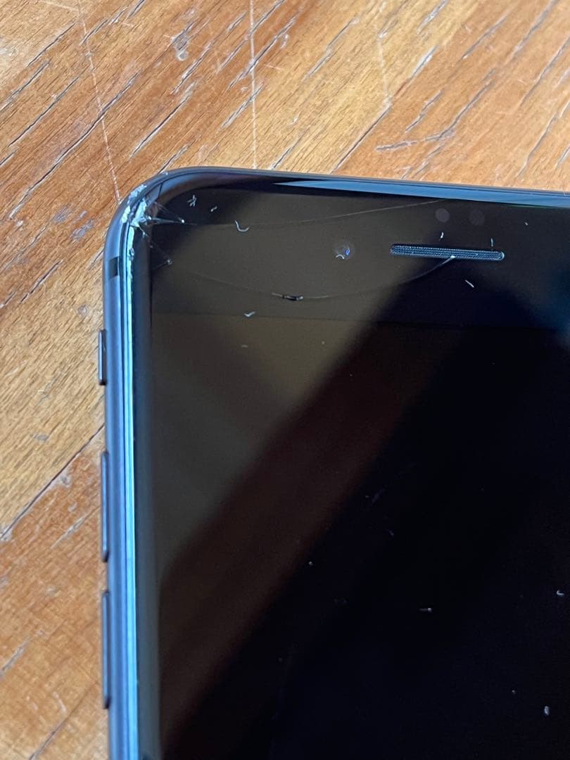 Apple iPhone 8 64GBブラック本体　SIMロック解除済み