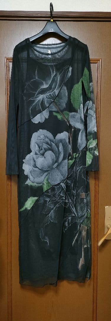 UND SKETCH FLOWER SKIN DRESS　AMERI