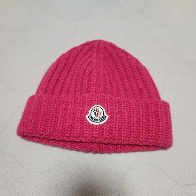 【MONCLER】ピンク ニット帽