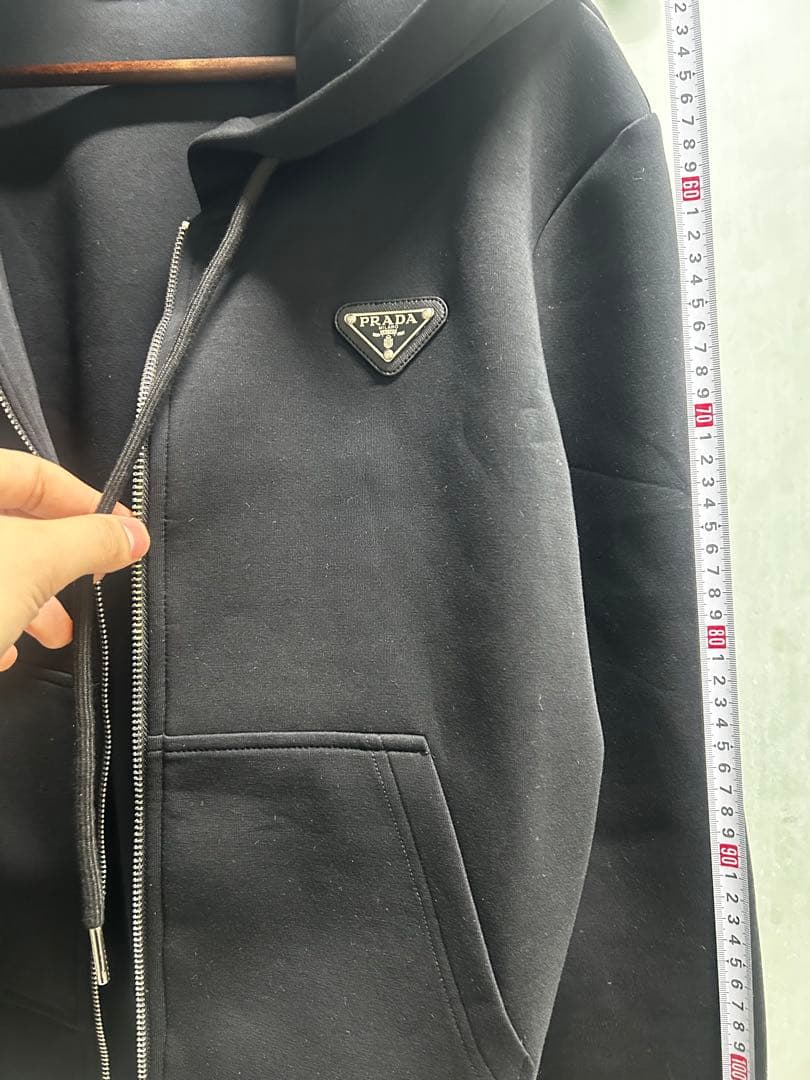 PRADA ブラック ジップアップパーカー