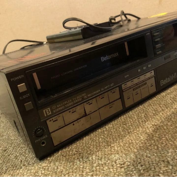 SONY【ソニー】ベータ【β】ビデオデッキ ビデオテープ付き