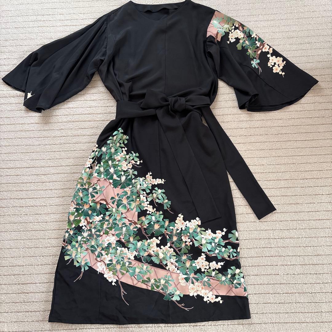黒留袖　ワンピース　4L 作家物　手描き友禅　V襟　フレア袖　正絹　着物リメイク
