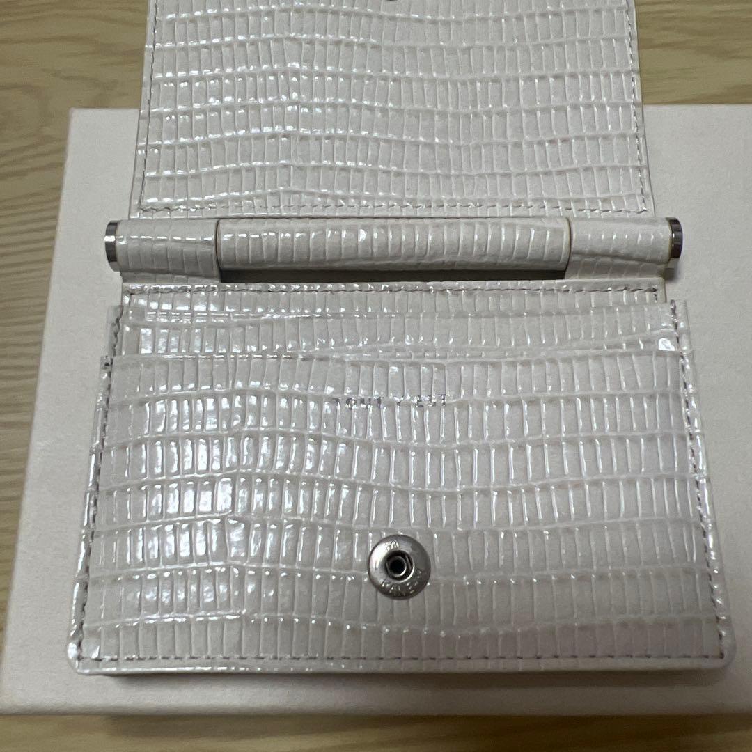 TOUT Y EST ) ポメル 名刺入れ LIZARD WHITE