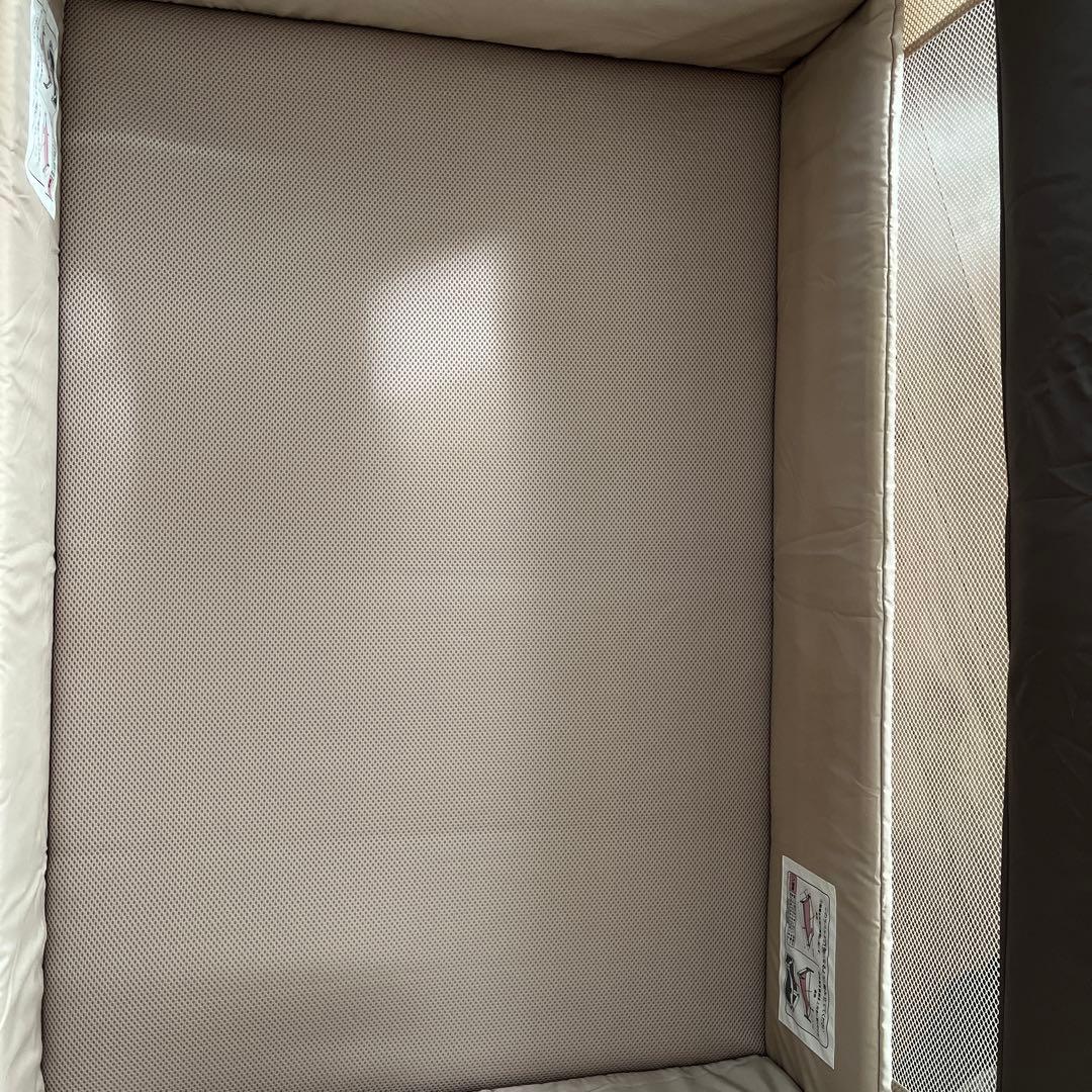 【ココネルエアー】ベージュ ベビーベッド 説明付き