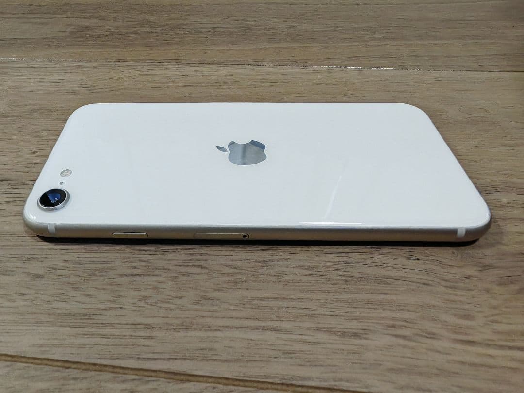 Apple iPhone SE 第3世代 スターライト 64GB