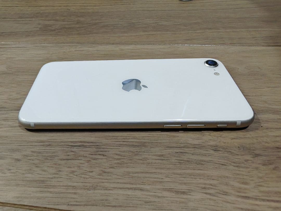 Apple iPhone SE 第3世代 スターライト 64GB