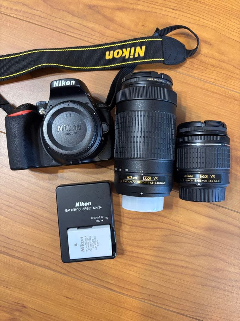 【美品】Nikon D5600 ダブルズームキット