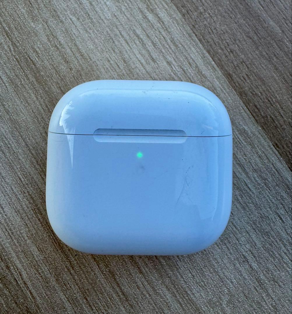 Apple AirPods 4 【ノイズキャンセリング非搭載】