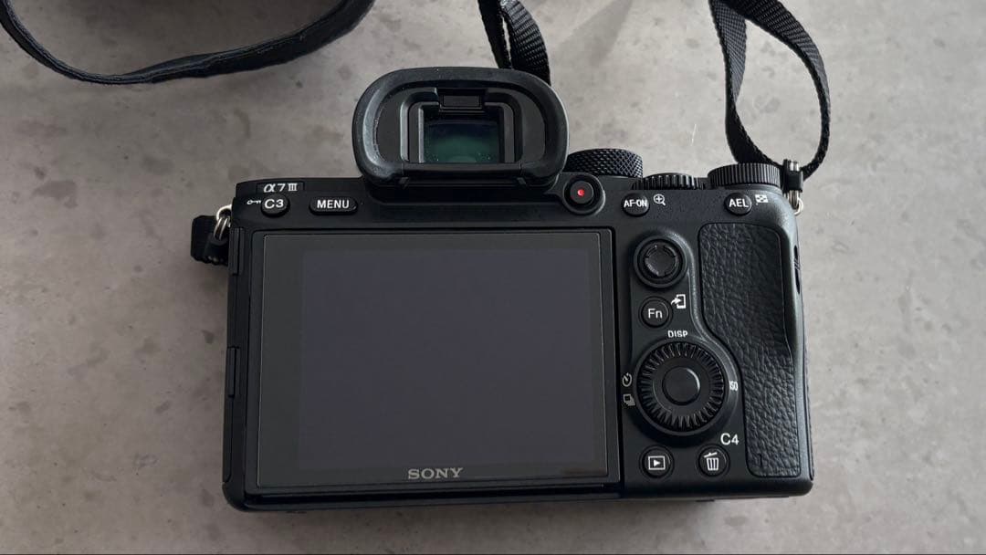 【値下げ中】SONY α7IIIと fe35mm f1.8 本体と付属品おまけ付