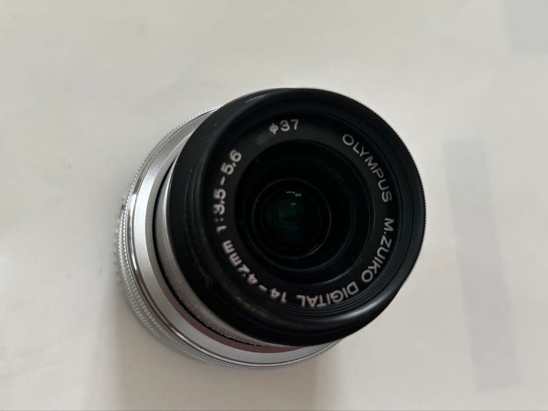 『美品』OLYMPUS ミラーレス一眼カメラ ホワイト 14-42mmレンズ付き