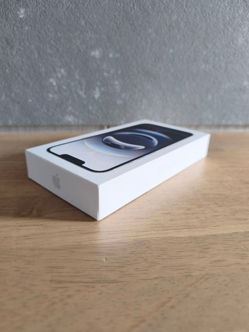 Apple iPhone 16e ブラック 128GB