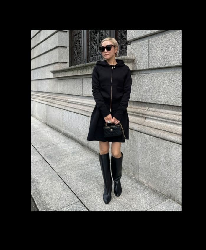 ジェンヌ☆パーカー 日本製美ラインパーカー ☆試着のみ