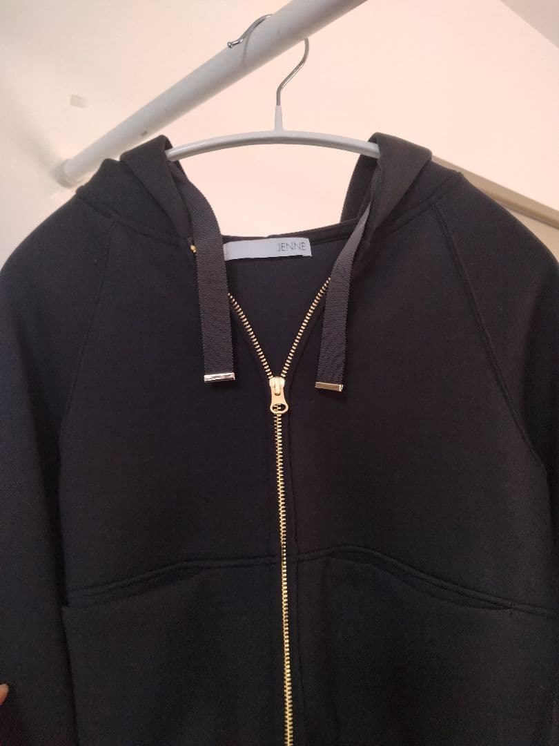 ジェンヌ☆パーカー 日本製美ラインパーカー ☆試着のみ