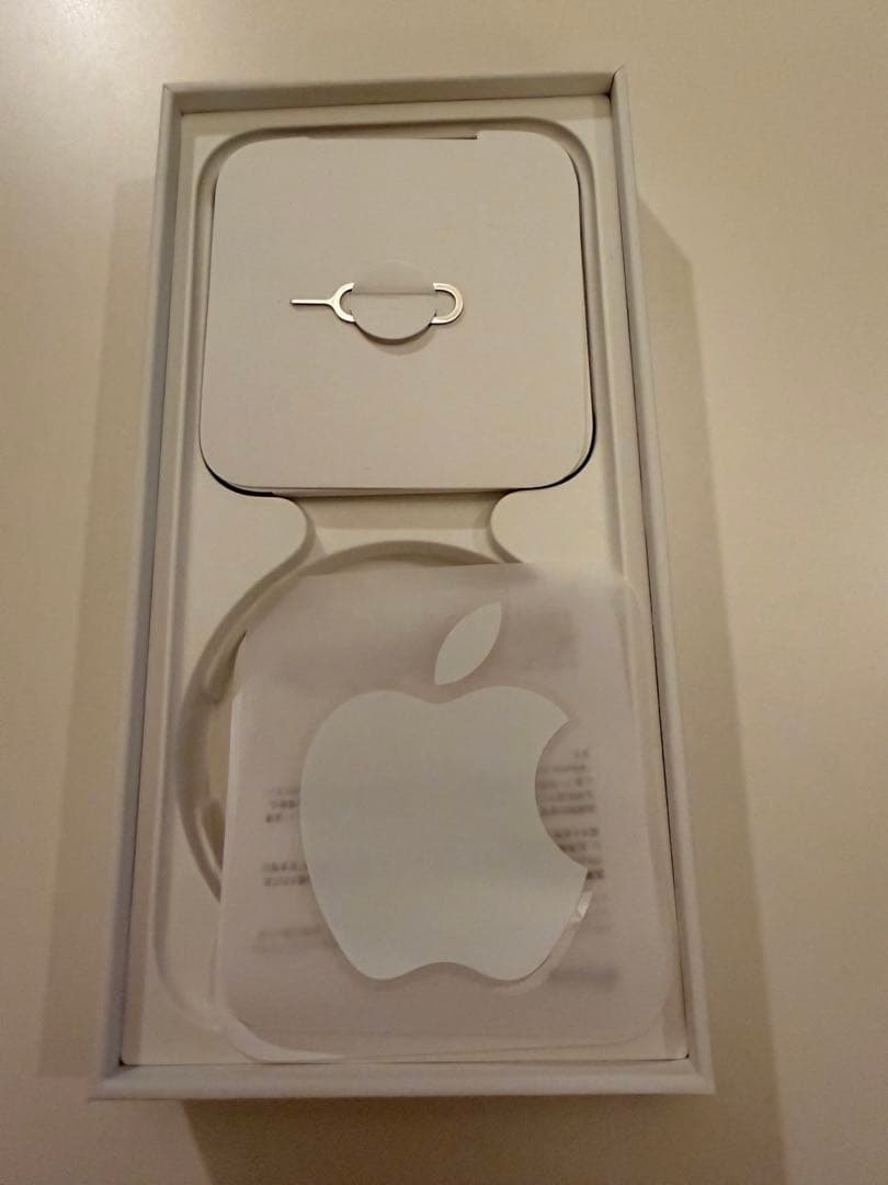 【美品】Apple iPhone 15 Pro ブラックチタニウム 128GB