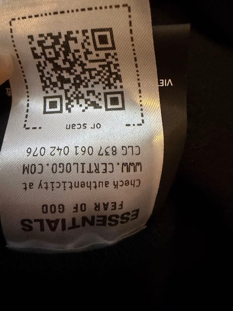 ESSENTIALS FEAR OF GOD ブラックパーカー