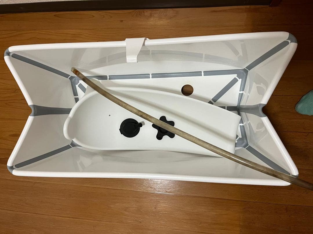 Stokke® Flexi Bath® 鉄製スタンド付き／良好・4か月使用のみ