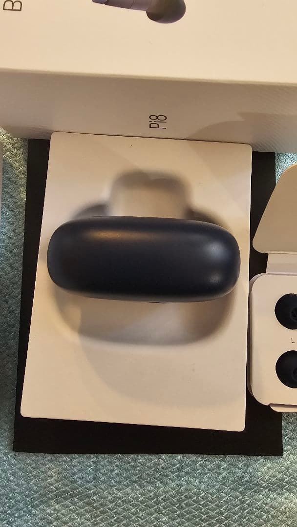 Bowers & Wilkins P8 ワイヤレスイヤホン