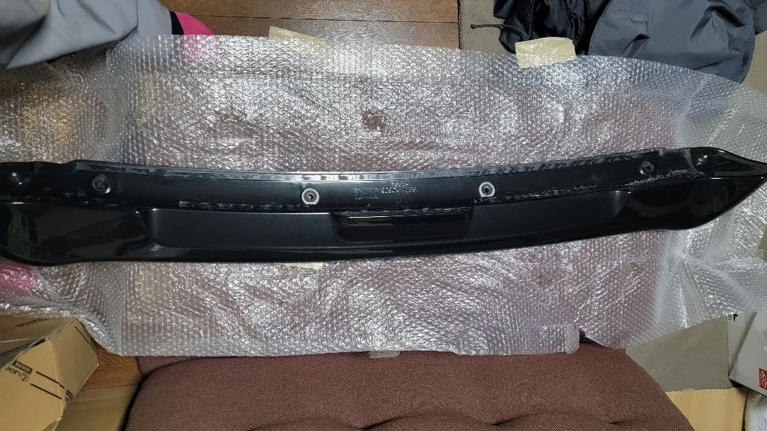 200 ハイエース　純正リヤスポイラー　209