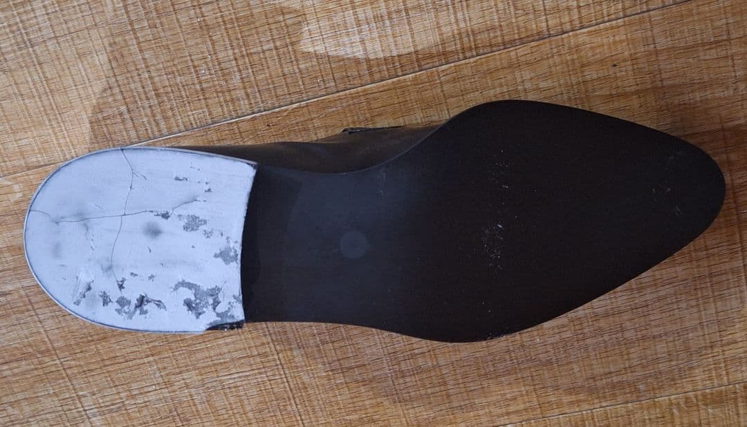 なかまる　Prada 未使用ローファ－　ソール部経年劣化有り