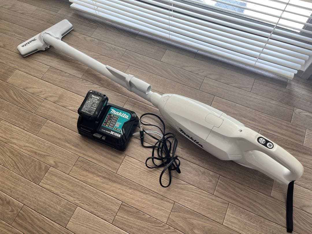 【たまご】マキタ(Makita) スティッククリーナー ホワイト