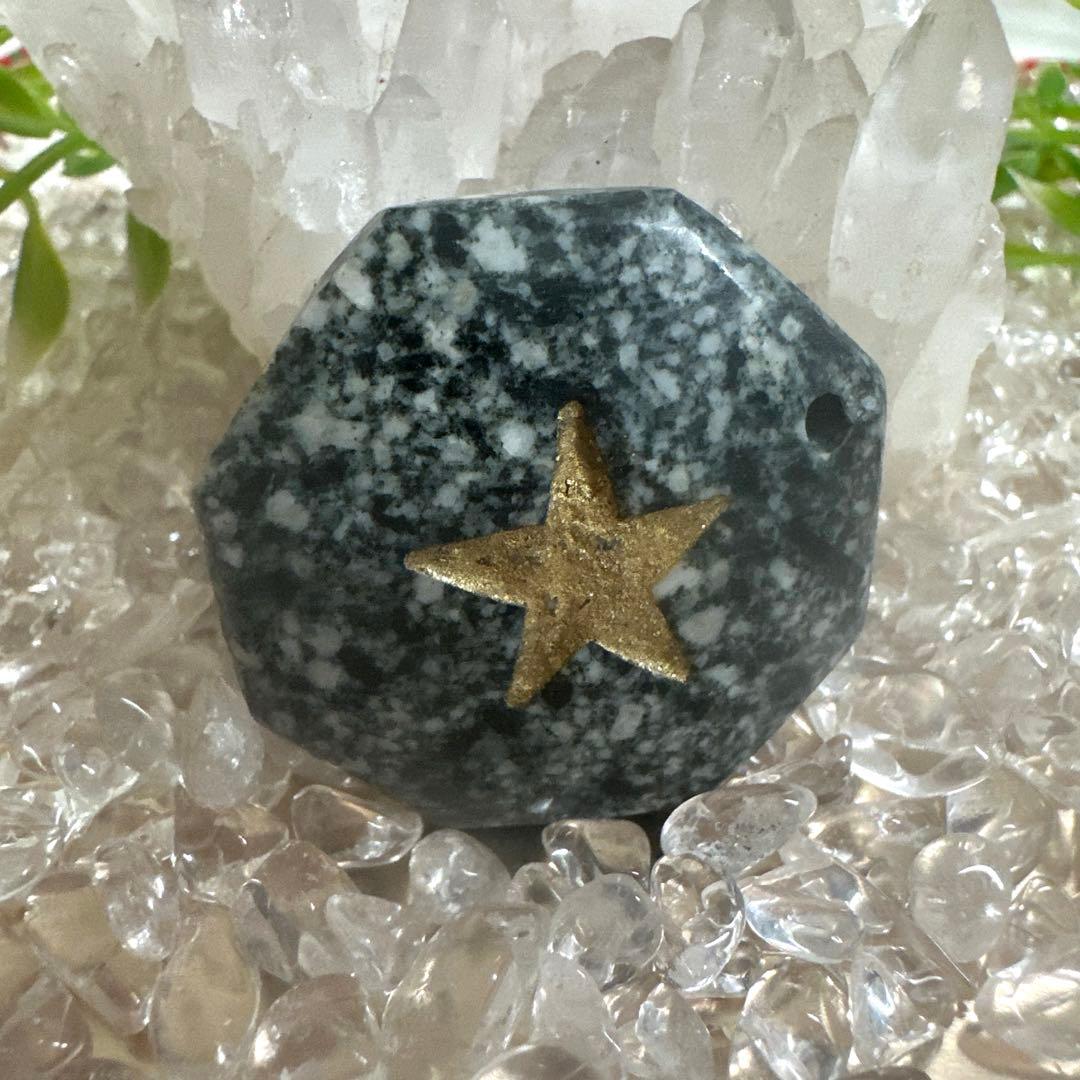 【ゆゆん】遠野龍神石　八卦　縁起の良い八角カット　星型五芒星彫刻入
