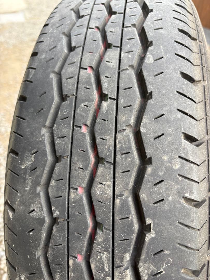 ハイエース　純正ホイール　4本セット エコピア 195/80r15ラジアルタイヤ