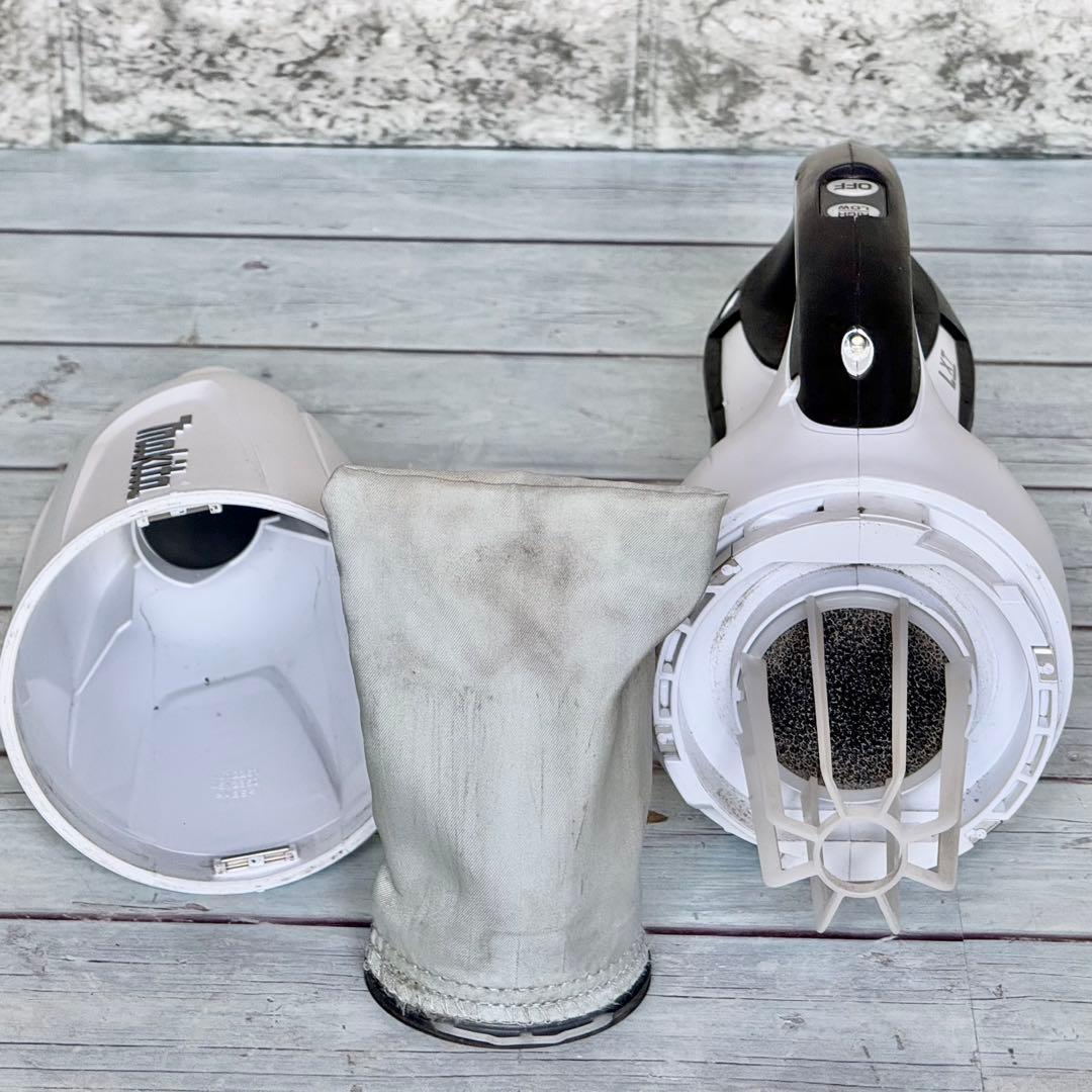 マキタ「CL181FDRFW」充電式クリーナー スタンド付き