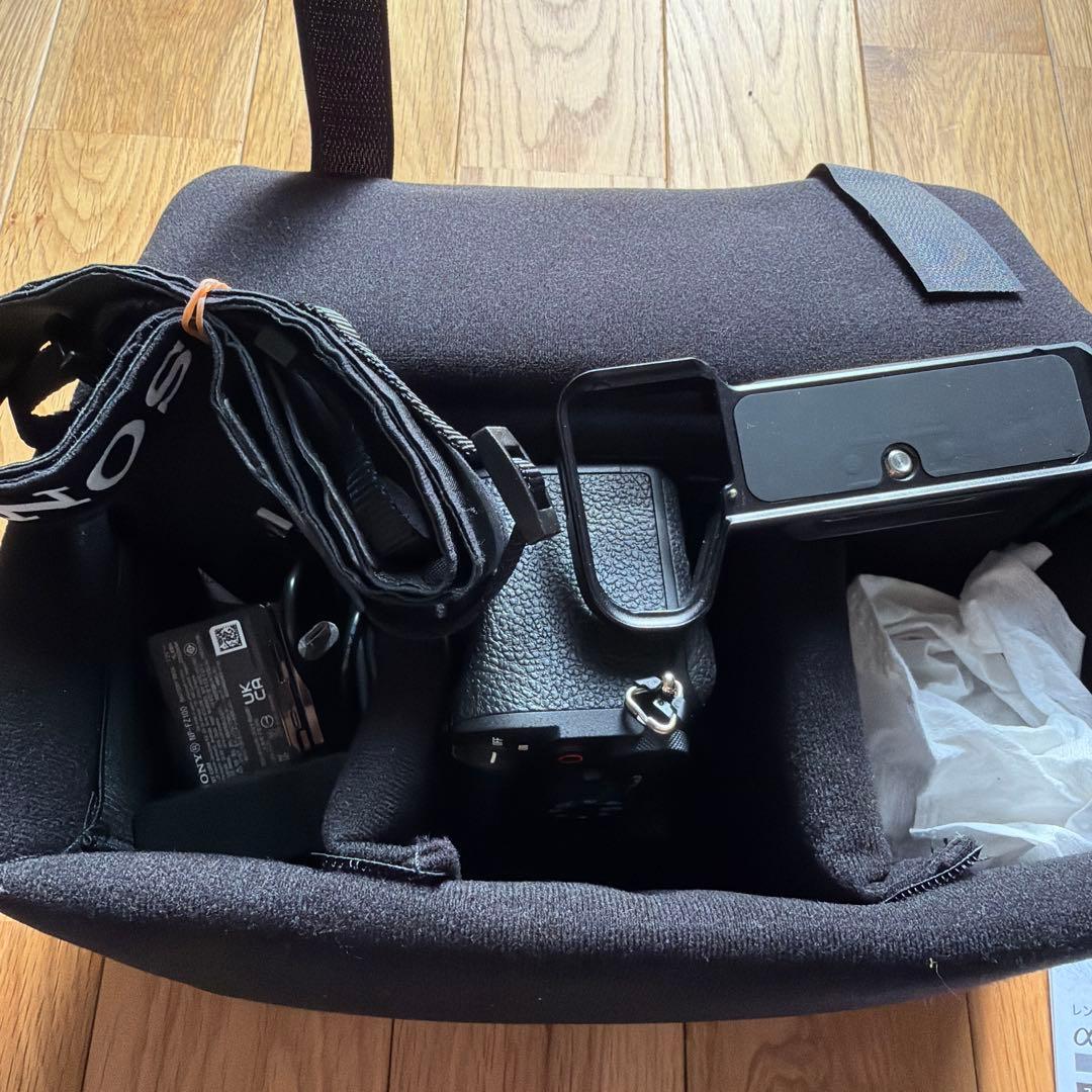 SONYα7C II ILCE-7CM2Lズームレンズキット　64Gメモリー付き