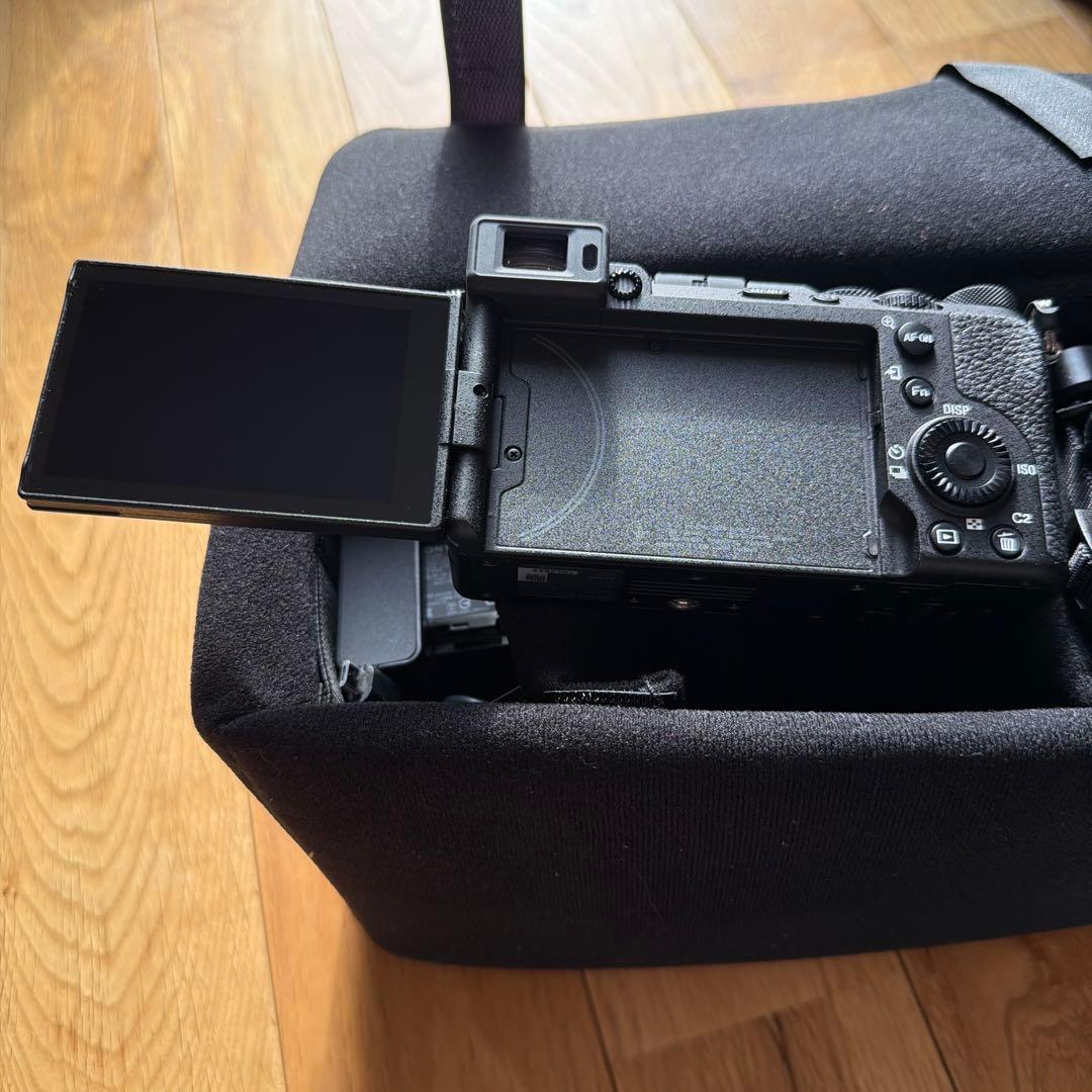 SONYα7C II ILCE-7CM2Lズームレンズキット　64Gメモリー付き