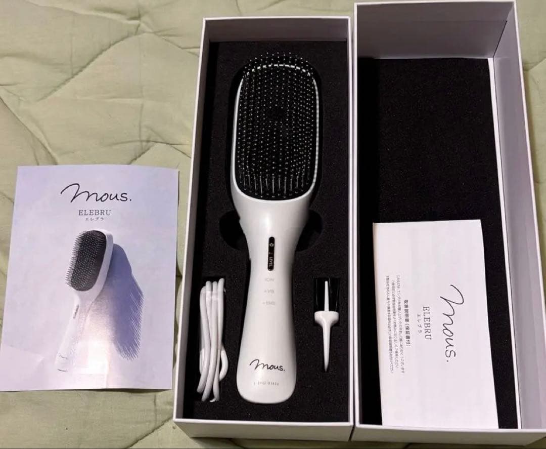 【とかすだけで艶髪！】mous. ELEBRU 美顔器 ヘアブラシ 新品