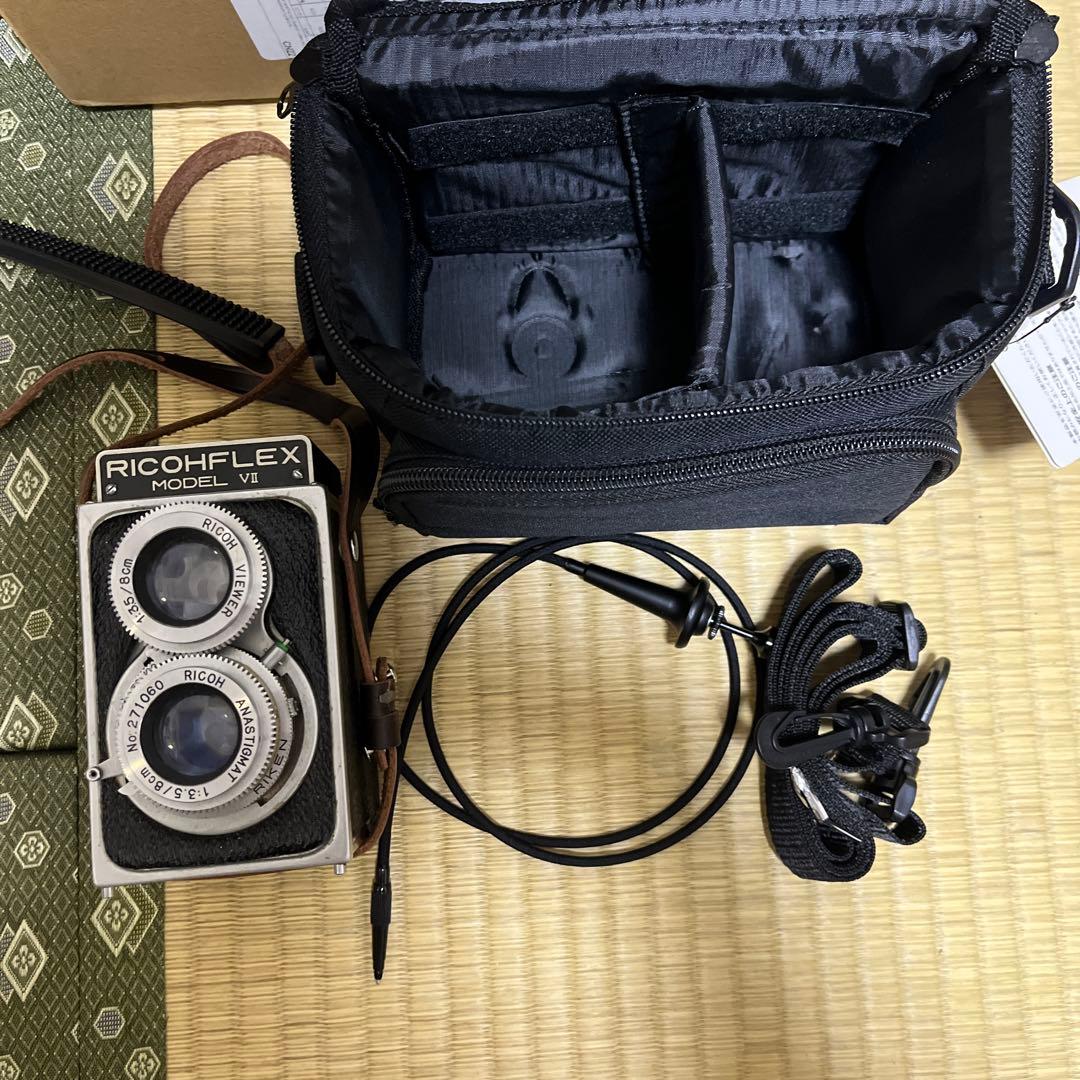 RICOHFLEX MODEL VⅡ二眼レフカメラ　シャッターボタン、バック付き