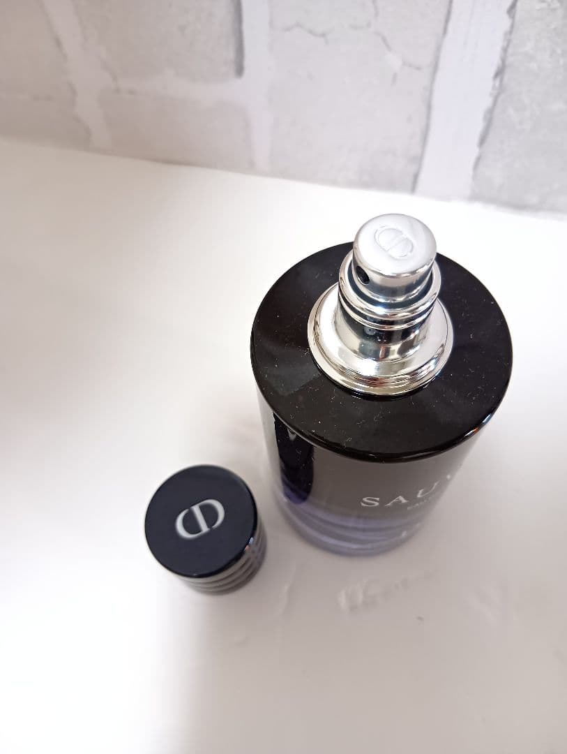ソヴァージュ オードゥパルファン 100ml　dior 香水