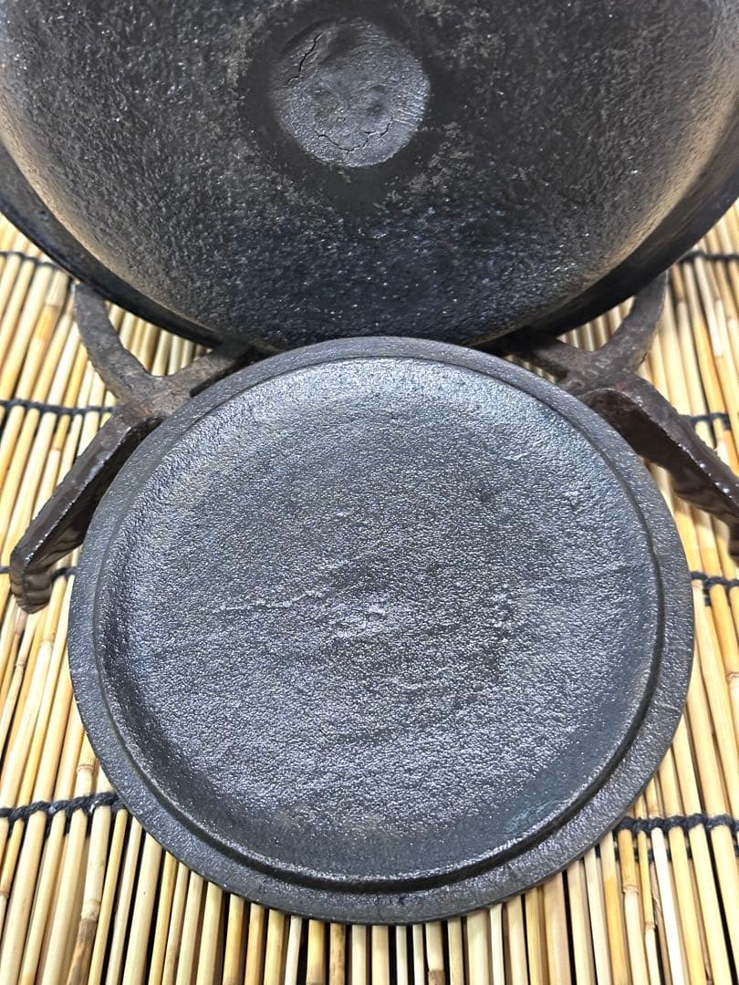 ほぼ未使用品、美品　南部長文堂 コシキ松　南部鉄瓶　南部鉄器　鉄瓶