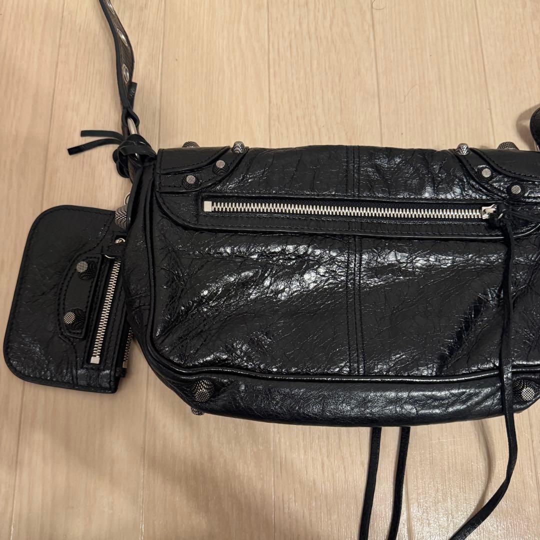 確実正規品 BALENCIAGA BLACK LE CAGOLE XS BAG