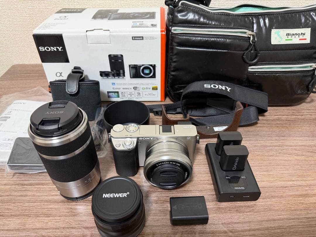 【SONY】α6000 ダブルズームレンズキット ILCE-6000Y