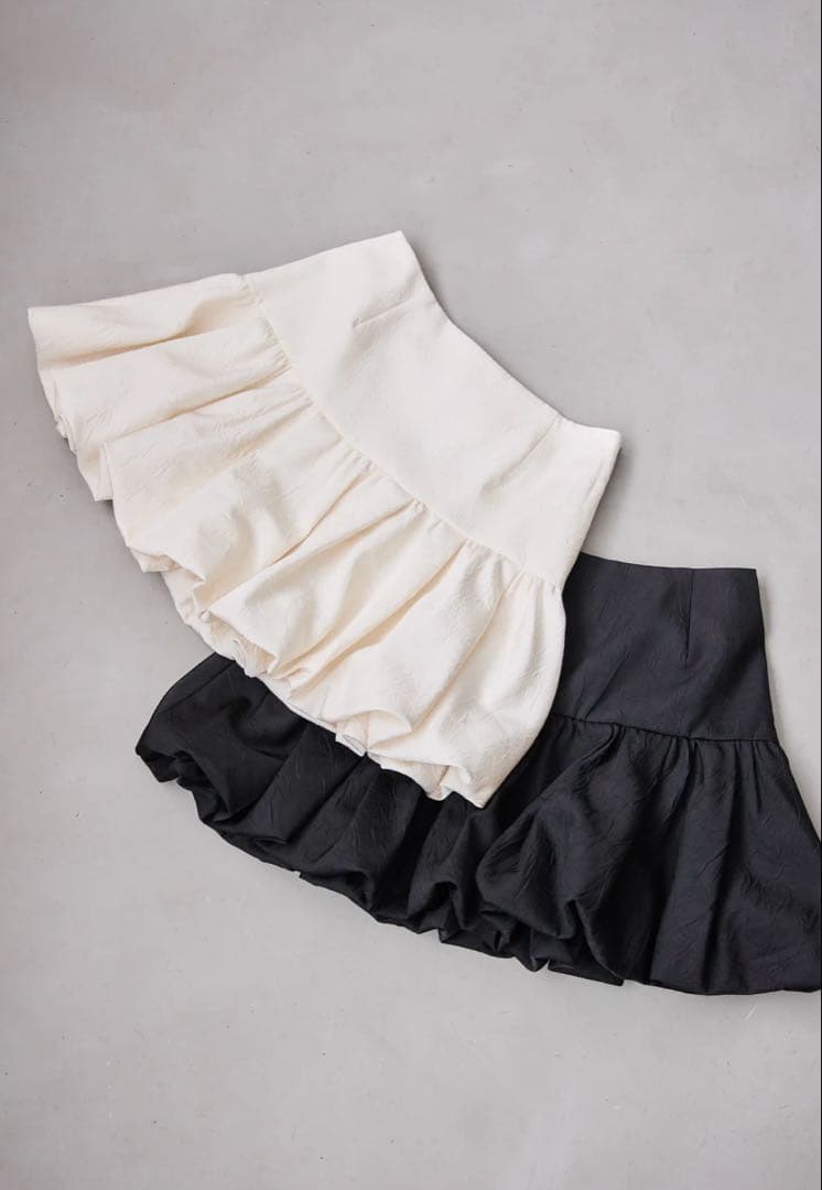 ハーリップトゥ　スカート エクリュ　新品　タグ付き