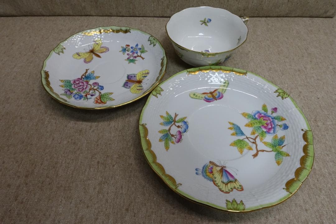 訳あり！ヘレンドヴィクトリア ティーカップ、ソーサー２枚