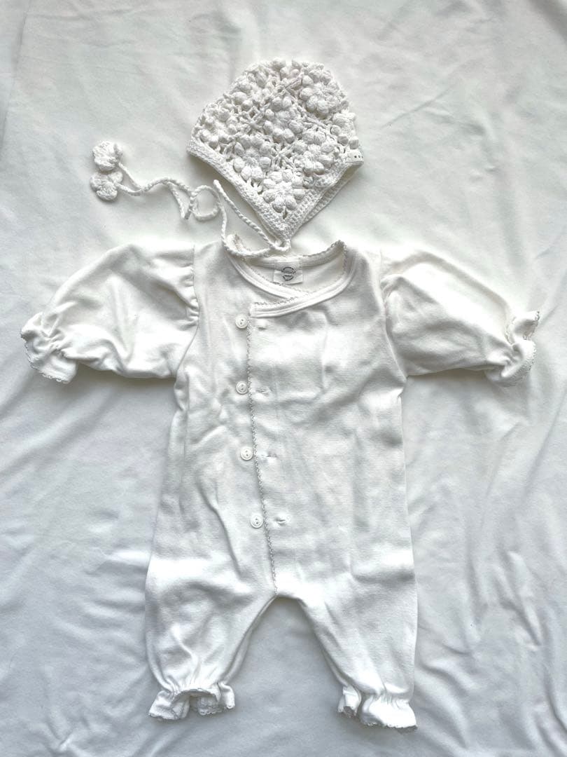 monbebe ホワイトロンパースと帽子セット 双子 年子