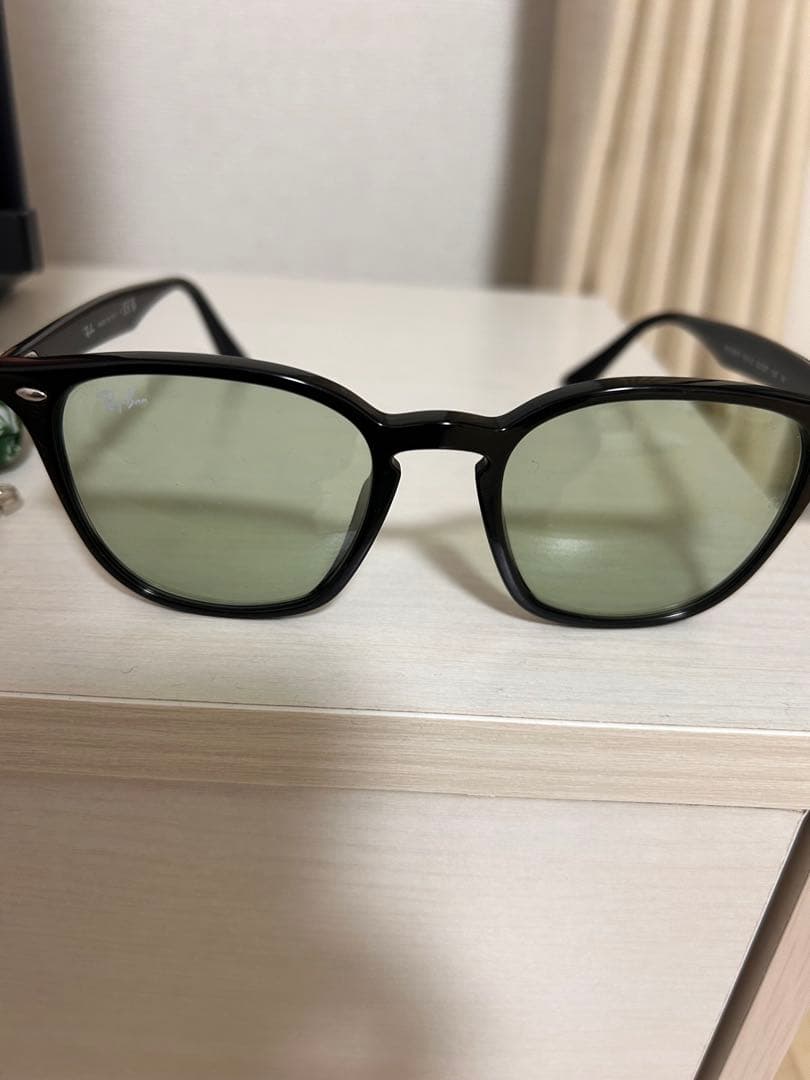 Ray-Ban RB 4258-F サングラス ブラック