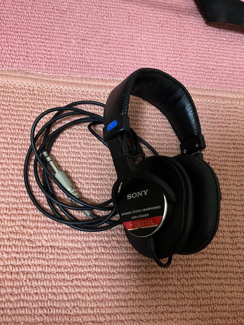 モニターヘッドフォン　MDR-CD900ST