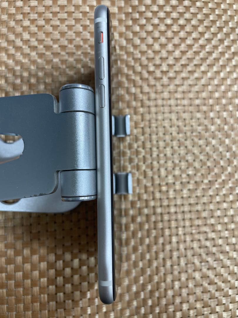 iPhone SE 第3世代 64 GB スターライトSIMフリー【2668】