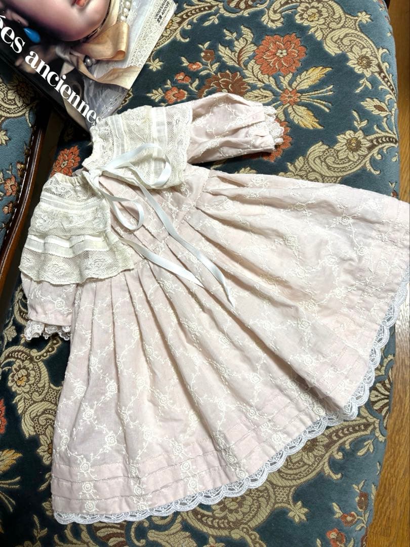 星砂 68センチジュモー 用 刺繍のドレス