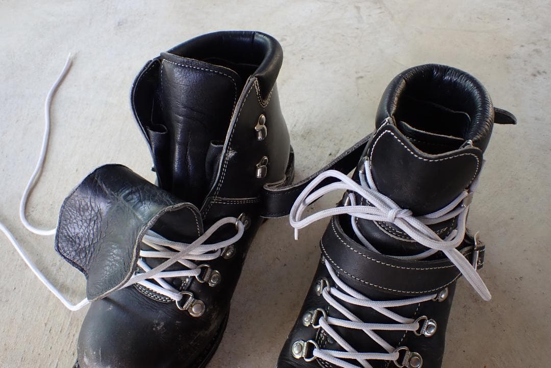 h*o様 スカルパ・テレマークスキー用ブーツ 黒 バックル付き