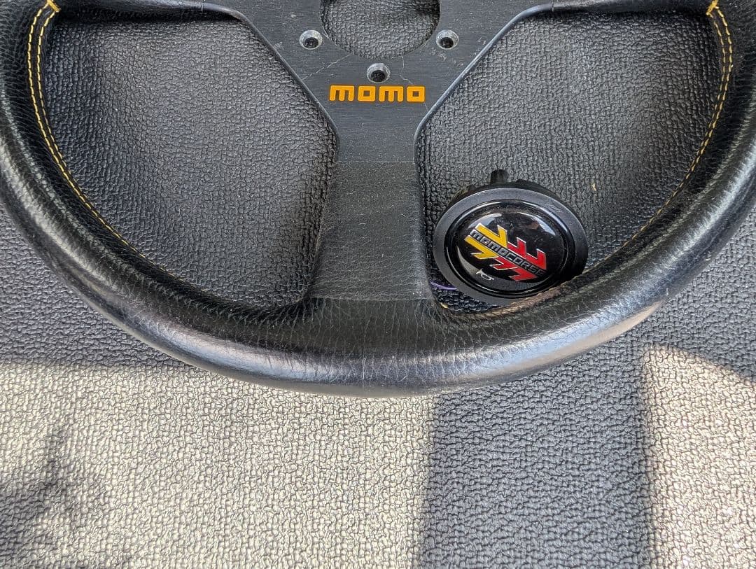 momo 34パイ ３スポークステアリング