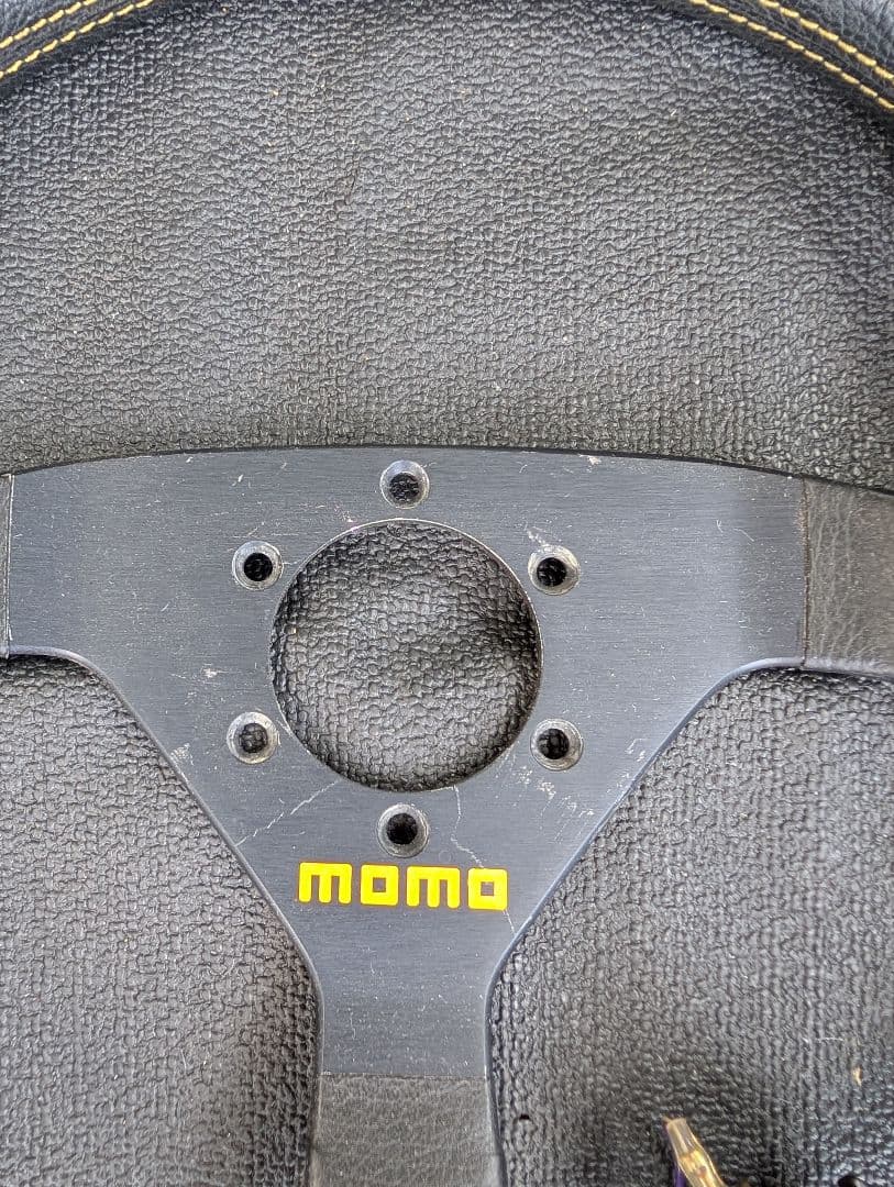 momo 34パイ ３スポークステアリング