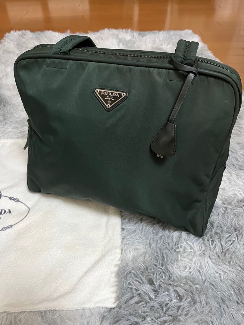 PRADA プラダ　ナイロン　バック　グリーン